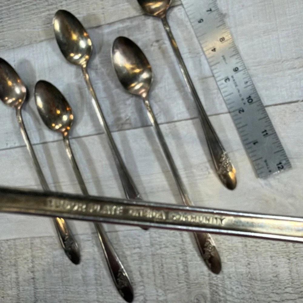 Oneida Tudor Plate Queen Bess II Silverplate Iced Tea Spoons 7.5 Set of 6